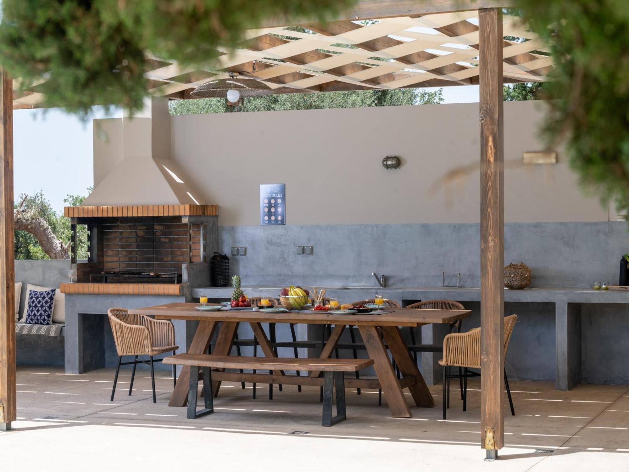 Villa Ellie - Heated Pool, Playground, Garden & Bbq! Vederoi Exterior foto